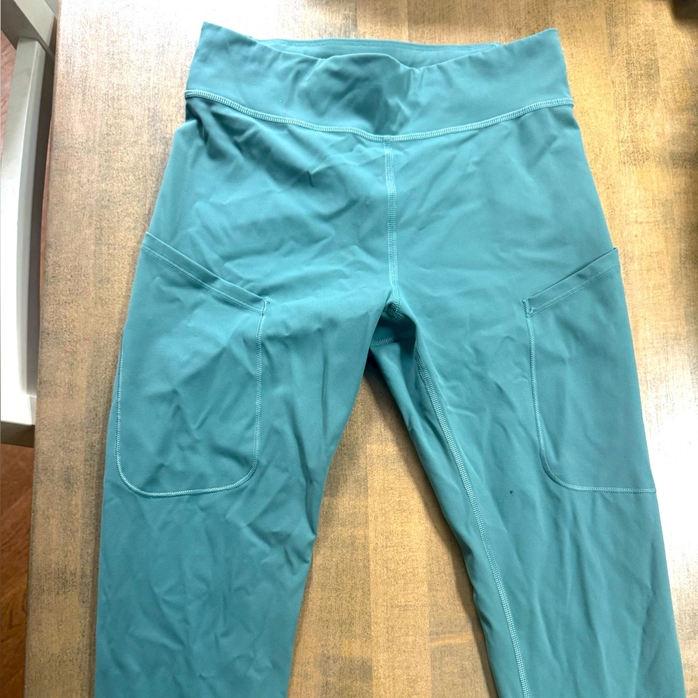 Lululemon turquoise leggings